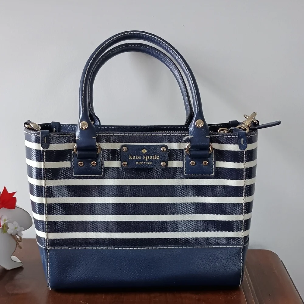 ♠️ Kate Spade Navy and White Striped Women's Bag - Picture 1 of 8